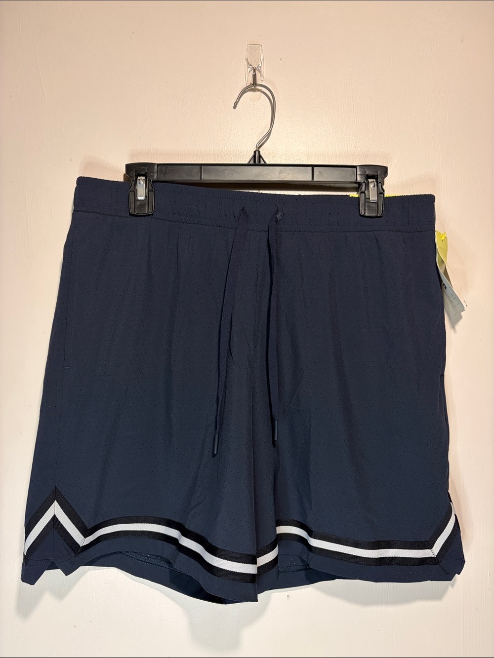 All in Motion NWT Basketball Shorts Unlined Moisture Wicking 7” Inseam Size M